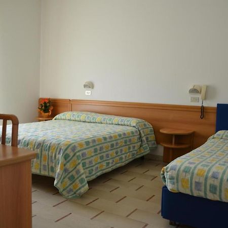 Hotel Zani Червия Экстерьер фото