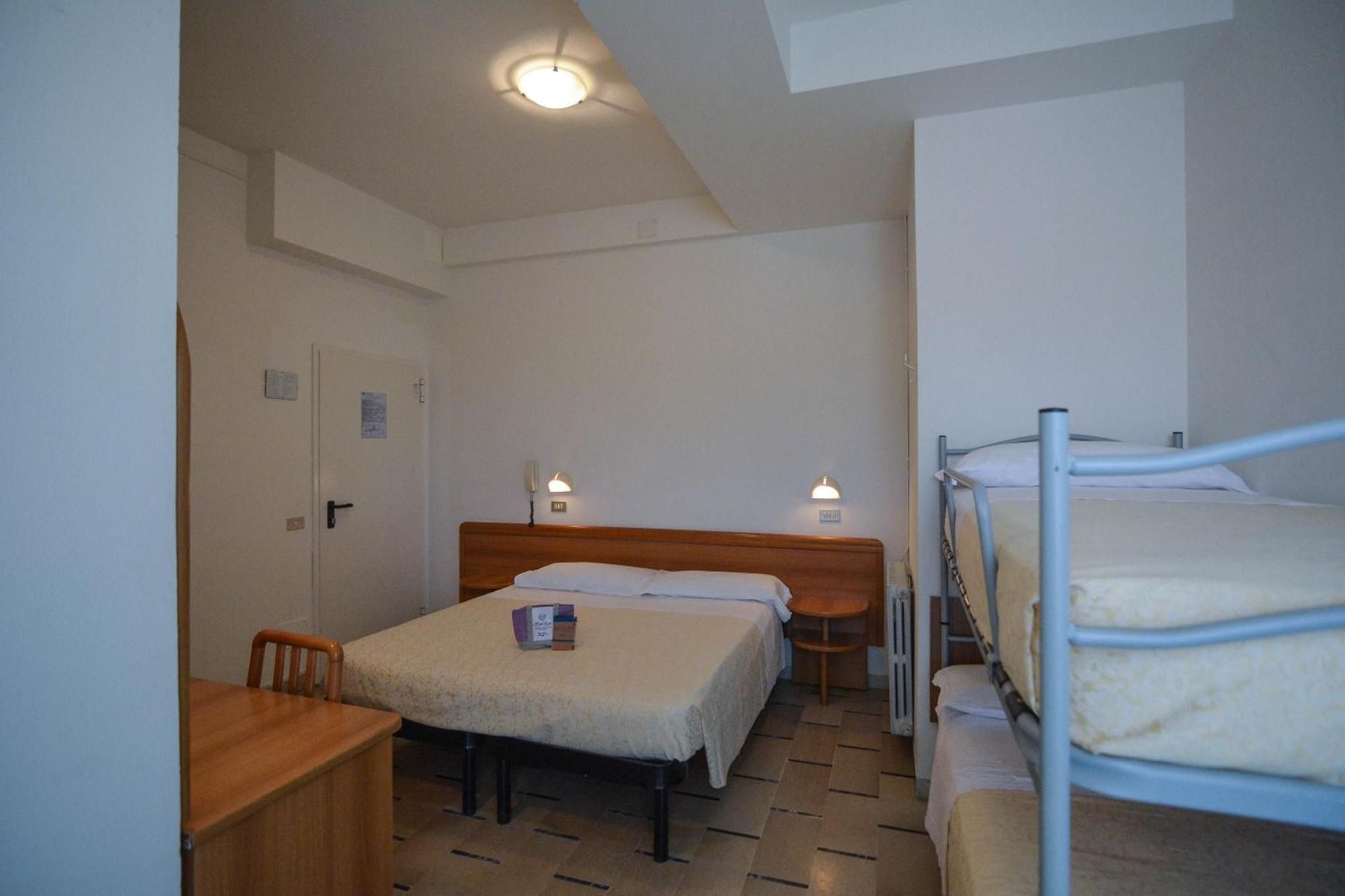 Hotel Zani Червия Экстерьер фото