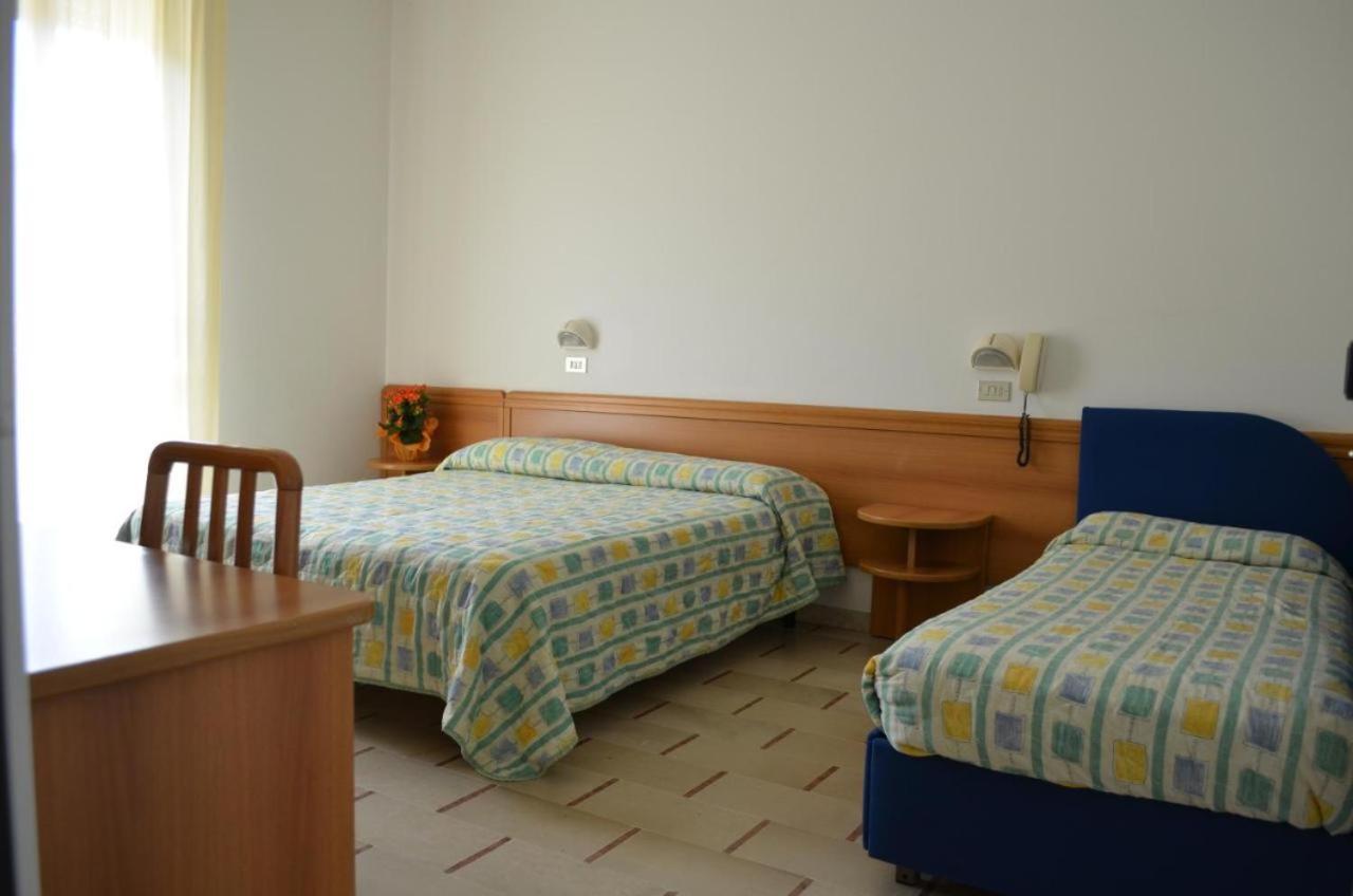Hotel Zani Червия Экстерьер фото