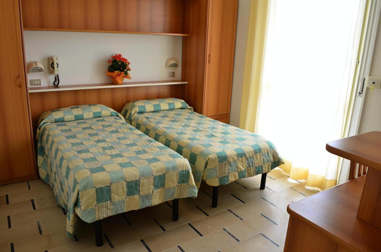 Hotel Zani Червия Экстерьер фото