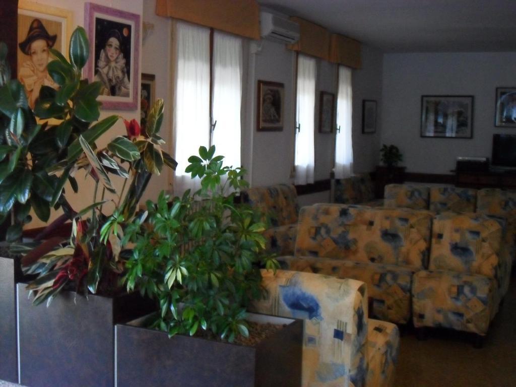 Hotel Zani Червия Экстерьер фото