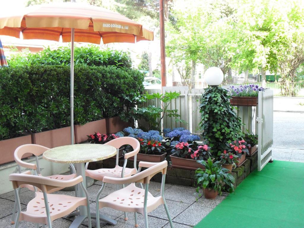 Hotel Zani Червия Экстерьер фото