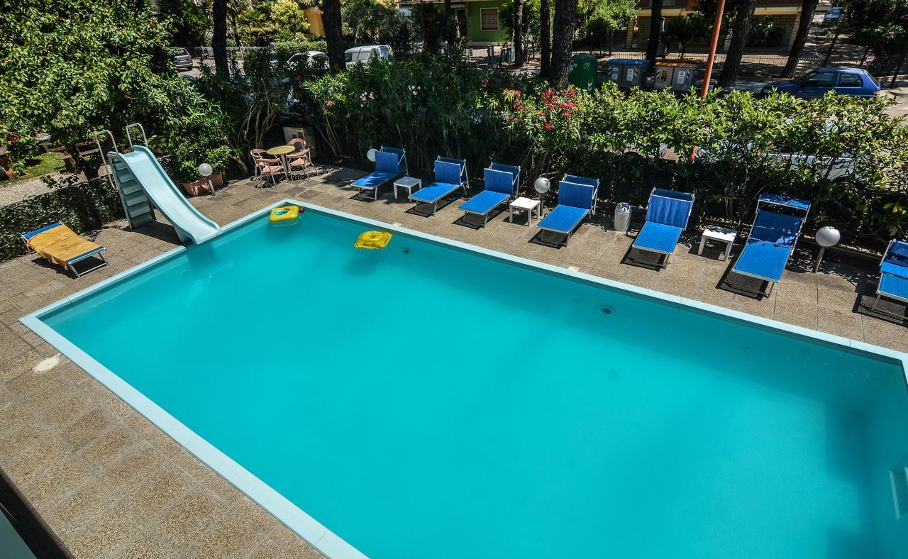 Hotel Zani Червия Экстерьер фото