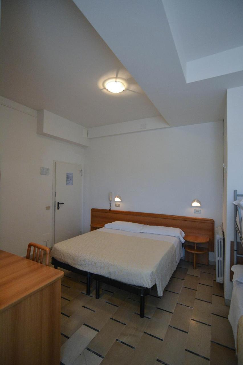 Hotel Zani Червия Экстерьер фото